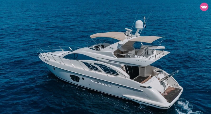 Yacht charter in Dubai · Azimut — 55 (2014)