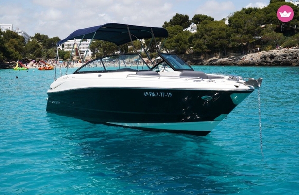 Yacht charter in Cala d'Or · Monterey — 264 Fs (2014)