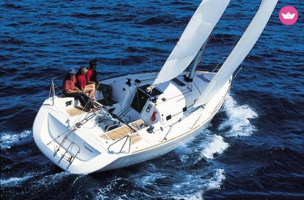 Yacht charter in Marseille · Beneteau — First 31.7 (2002)