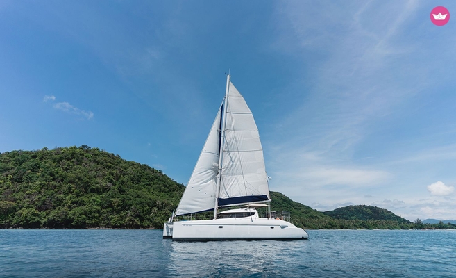 Yacht charter in Phuket · Fountaine Pajot — Lavezzi 40 (2017)
