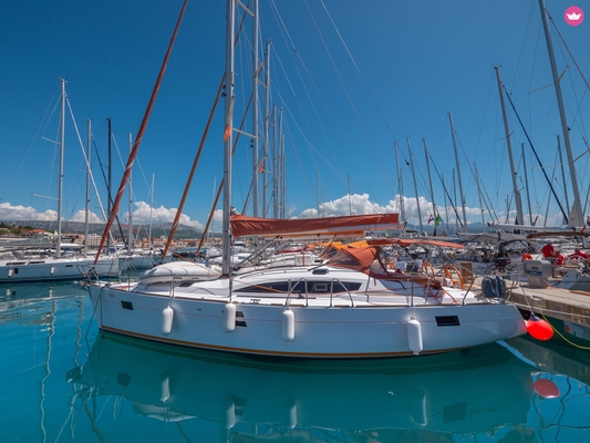 Yacht charter in Split · Elan — Elan 40 Impression (2019)