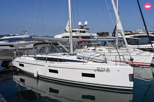 Yacht charter in Zadar · Bavaria — Bavaria C42 (2023)