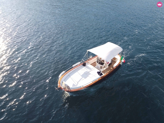 Yacht charter in La Spezia · Apreamare — Smeraldo 8 (2023)